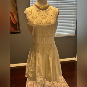 Elegant Cream Eyelet Lace Dress. EUC. Size M